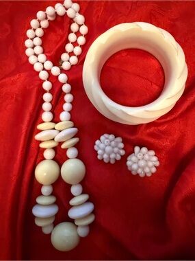 Vintage& lucite jewels